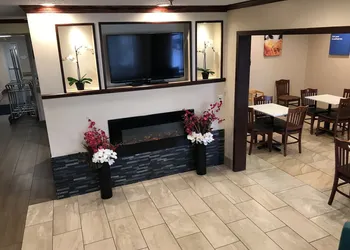 Baymont by Wyndham Grand Rapids Airport hotel thumbnail 2