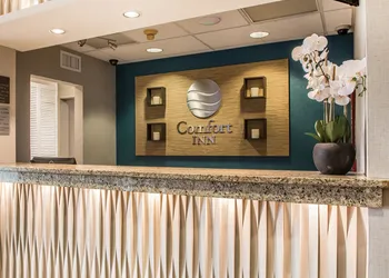 Comfort Inn South - Springfield hotel thumbnail 4