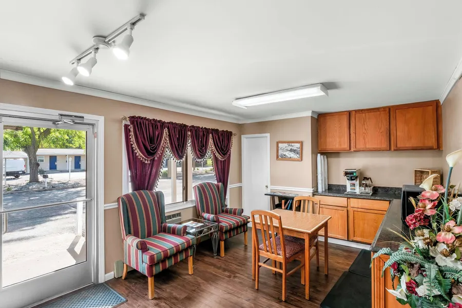 Americas Best Value Inn Jonesville Hillsdale hotel detail image 2
