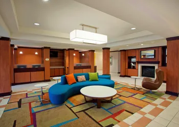 Fairfield Inn & Suites by Marriott Detroit Metro Airport Romulus hotel thumbnail 2