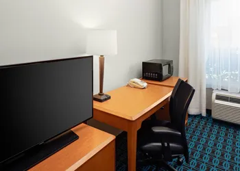 Fairfield Inn & Suites by Marriott Detroit Metro Airport Romulus hotel thumbnail 4