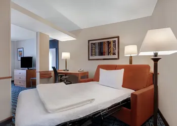Fairfield Inn & Suites by Marriott Detroit Metro Airport Romulus hotel thumbnail 5