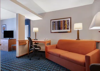 Fairfield Inn & Suites by Marriott Detroit Metro Airport Romulus hotel thumbnail 6