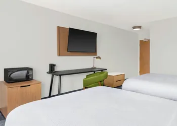 Fairfield Inn & Suites Saginaw hotel thumbnail 6