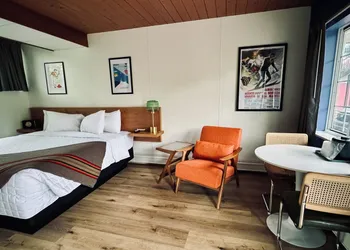 The Sierra Motel hotel thumbnail 4