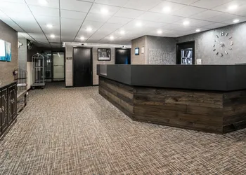 Days Hotel by Wyndham University Ave SE hotel thumbnail 4