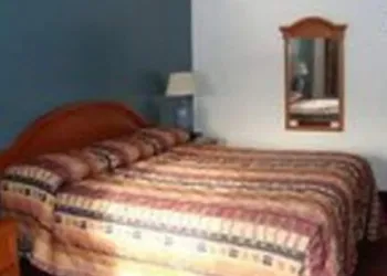 Snelling Motel hotel thumbnail 5
