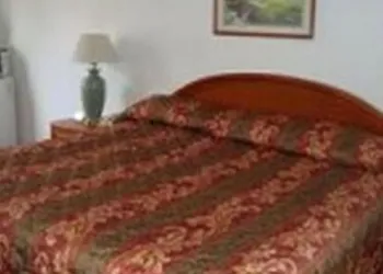 Snelling Motel hotel thumbnail 6
