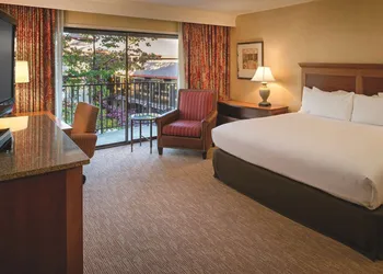 DoubleTree by Hilton Seattle Airport hotel thumbnail 2