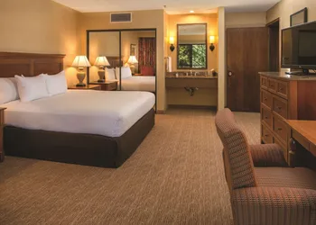 DoubleTree by Hilton Seattle Airport hotel thumbnail 3