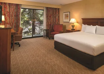 DoubleTree by Hilton Seattle Airport hotel thumbnail 7