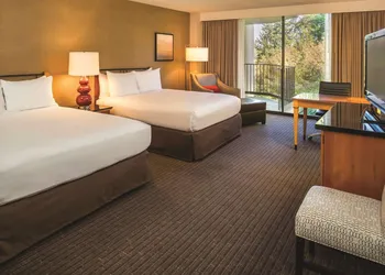 DoubleTree by Hilton Seattle Airport hotel thumbnail 8