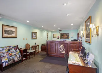 Edgewater Inn hotel thumbnail 2