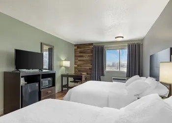 Hotel Fuzion Inn & Suites hotel thumbnail 5