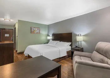 Hotel Fuzion Inn & Suites hotel thumbnail 7
