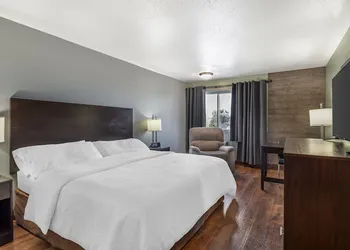 Hotel Fuzion Inn & Suites hotel thumbnail 8