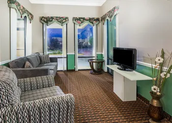 Super 8 by Wyndham Madison/Ridgeland Area hotel thumbnail 4
