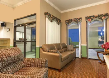 Super 8 by Wyndham Madison/Ridgeland Area hotel thumbnail 7
