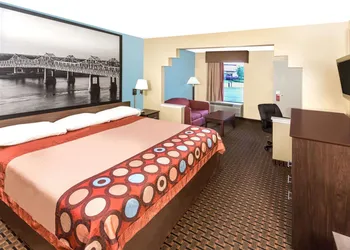 Super 8 by Wyndham Madison/Ridgeland Area hotel thumbnail 8