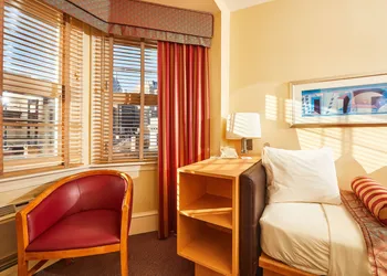 Alexander Inn hotel thumbnail 7