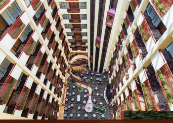 Embassy Suites by Hilton St. Louis St. Charles hotel thumbnail 2