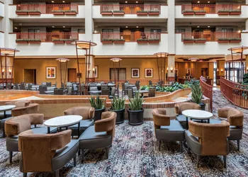 Embassy Suites by Hilton St. Louis St. Charles hotel thumbnail 4