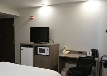 Rodeway Inn hotel thumbnail 6