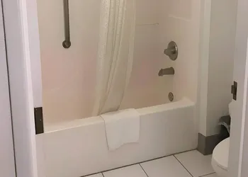 Quality Inn Carlin hotel thumbnail 4