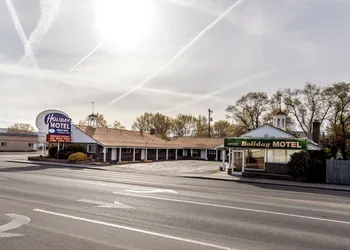 Holiday Motel hotel thumbnail 5