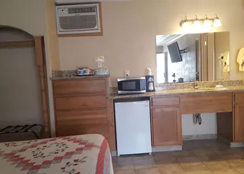 Bristlecone Motel hotel thumbnail 4