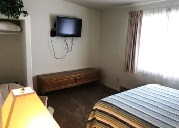 Bristlecone Motel hotel thumbnail 5
