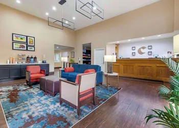 Comfort Suites Keeneland hotel thumbnail 3