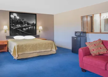 Super 8 by Wyndham Winnemucca NV hotel thumbnail 4