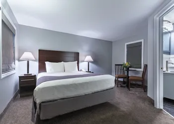 Mt Madison Inn & Suites hotel thumbnail 6