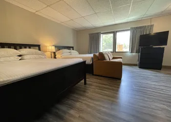 Boulder Twin Lakes Inn hotel thumbnail 5