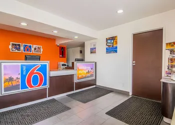 Motel 6-Bakersfield CA - Airport hotel thumbnail 4