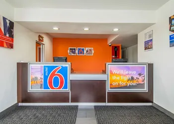 Motel 6-Bakersfield CA - Airport hotel thumbnail 6