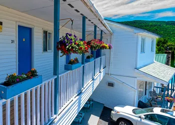 Parkers Motel hotel thumbnail 8