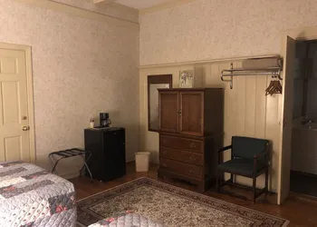 School House Inn hotel thumbnail 5