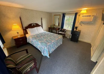 School House Inn hotel thumbnail 7
