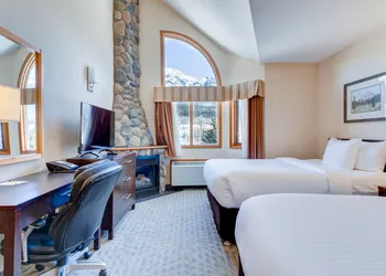 Chateau Canmore hotel thumbnail 5