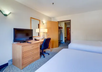 Chateau Canmore hotel thumbnail 8