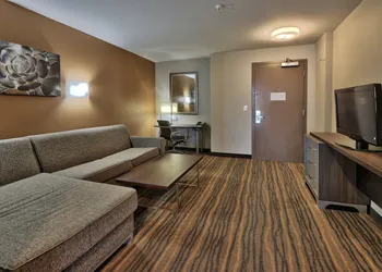 Holiday Inn & Suites Albuquerque-North I-25 by IHG hotel thumbnail 4