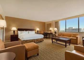Hilton Fort Wayne at the Grand Wayne Convention Center hotel thumbnail 8