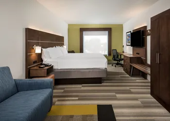 Holiday Inn Express Bartow by IHG hotel thumbnail 3