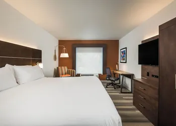 Holiday Inn Express Bartow by IHG hotel thumbnail 7