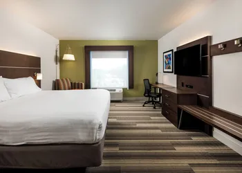 Holiday Inn Express Bartow by IHG hotel thumbnail 8