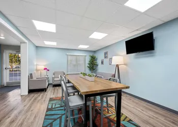 WoodSpring Suites Hobbs hotel thumbnail 3