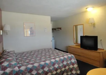 Econo Lodge Las Vegas NM hotel thumbnail 2
