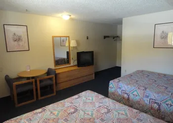 Econo Lodge Las Vegas NM hotel thumbnail 8